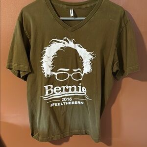 2016 Bernie Sanders Feel the Bern V-neck T-shirt Large